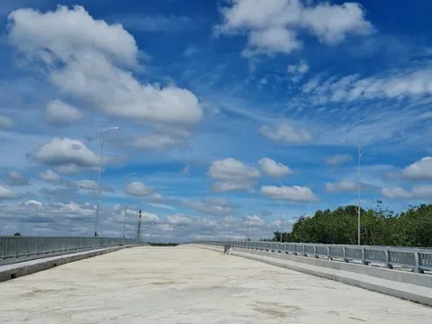 Hối hả kết nối giao thông