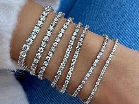 Nở rộ xu hướng mua 'vòng tay tennis', món đồ nổi tiếng từ thời US Open 1987