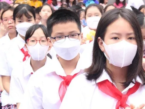 ‘Mong COVID-19 biến mất’, học sinh vui mừng với lễ khai giảng trực tiếp