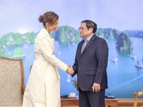 Thủ tướng đề nghị UNESCO xem xét công nhận Vịnh Hạ Long - Cát Bà là di sản thế giới