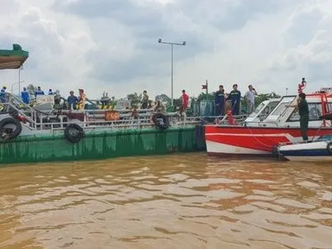 Đồng Nai: Dập tắt đám cháy tại tàu chở xăng trên sông Đồng Nai