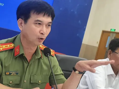 VỤ CHÁY QUÁN KARAOKE 32 NGƯỜI CHẾT: Có khách kéo luôn người báo cháy vào phòng hát tiếp!