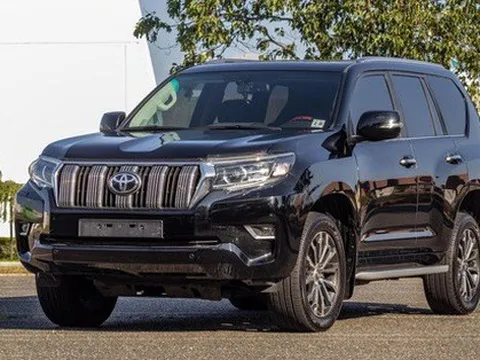 Quá mê Toyota, chủ xe kỳ công độ Lexus GX 460 thành Land Cruiser Prado