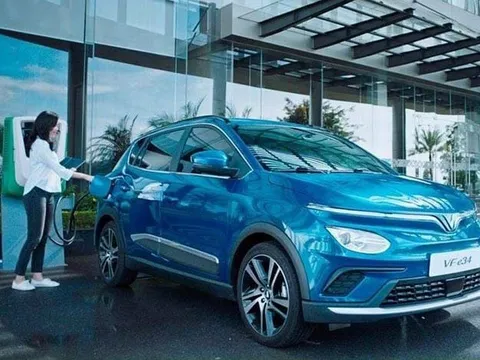 Sạc xe điện giờ cao điểm: Điểm yếu mới của xe điện