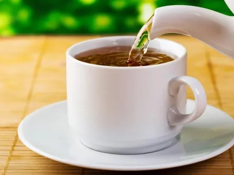 Những tác dụng phụ không ngờ khi uống trà