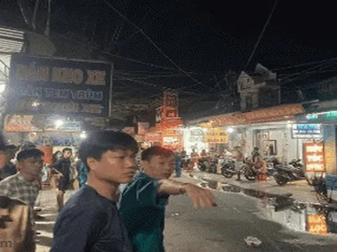 Cháy quán karaoke ở Đồng Nai, cảnh sát PCCC đục tường cứu người