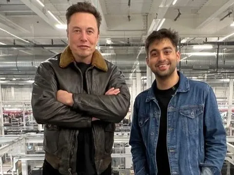 Bất ngờ với danh tính người bạn thân trên mạng của Elon Musk: Quen nhau nhờ lỗi của Tesla, trò chuyện 4 năm mới được gặp mặt