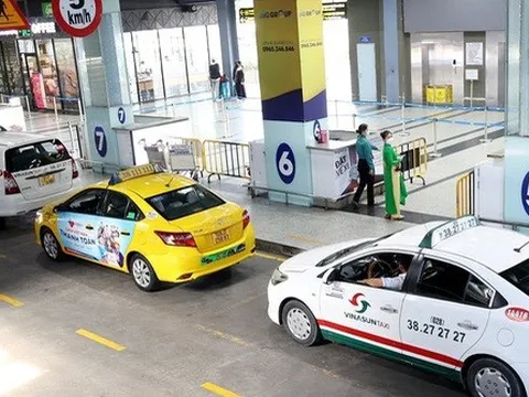 Nhiều hãng taxi giảm giá cước