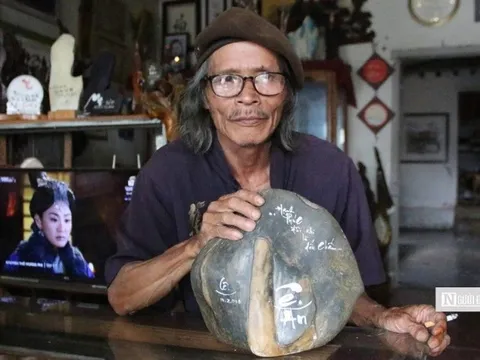 "Dị nhân" nhặt đá cuội về làm con, cho đá một cuộc đời