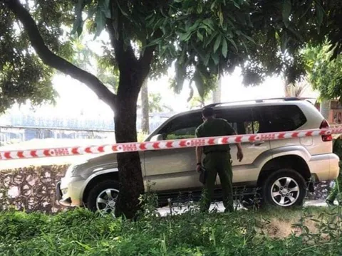 Chủ một quán bar nổi tiếng tử vong trong xe ôtô