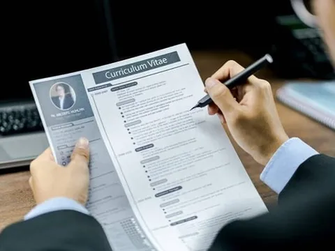 4 lỗi sai ngay cả Bill Gates cũng từng mắc phải khi viết CV xin việc