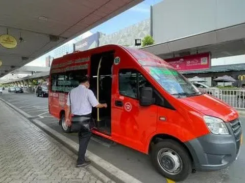 Xe đưa đón ở Tân Sơn Nhất sắp hết bát nháo