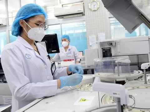 Xã hội hóa y tế: Có nên nhập nhằng công - tư?