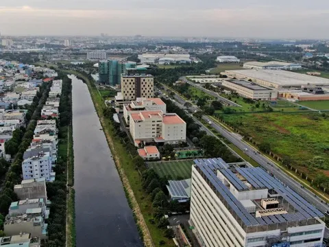 Thủ tục hành chính lại "hành" doanh nghiệp (*): Cải thiện để đón sóng đầu tư mới