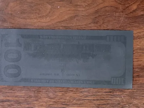 Phát hiện 1 triệu USD bị nhuộm đen ở sân bay Tân Sơn Nhất