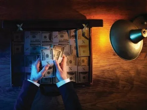 Cổ phiếu tăng trần gần 24 phiên liên tiếp, một công ty “kêu cứu” vì sợ bị thâu tóm