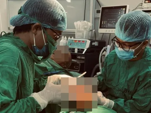 Cụ ông 107 tuổi mắc ung thư da: Bác sĩ cảnh báo dấu hiệu cần chú ý