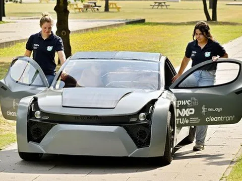 Sinh viên tự chế xe điện như BMW, hút CO2 như cây xanh