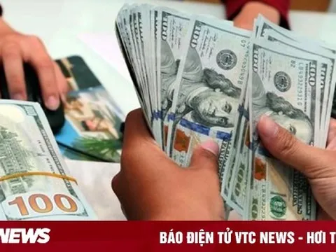 Tiến sát mốc 24.000 đồng, giá USD ngân hàng cao nhất lịch sử