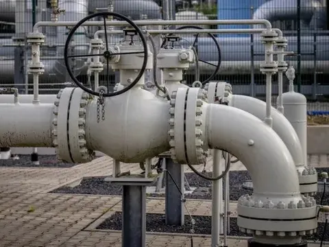 Giá khí đốt châu Âu tụt xuống mức thấp nhất trong 2 tháng