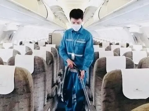 Hành khách để quên 2,4 tỷ đồng trên máy bay