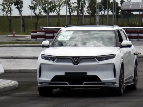 Những hình ảnh vận hành đầu tiên của VinFast VF9 trên đường thực tế