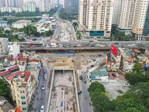 Cận cảnh hầm chui Lê Văn Lương trước ngày thông xe