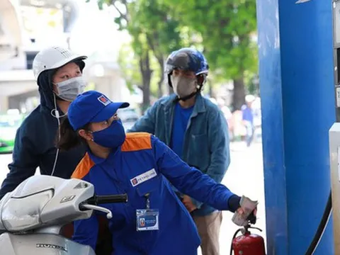 Ngày mai, giá xăng dầu tiếp tục giảm cực mạnh?