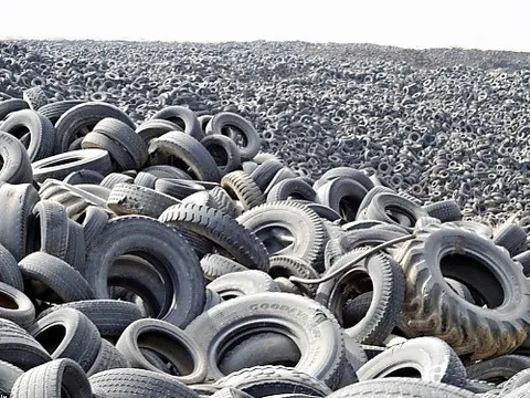 ‘Nghĩa địa lốp xe’ lớn nhất thế giới được tái chế, biến thứ bỏ đi thành ‘vàng đen mới'