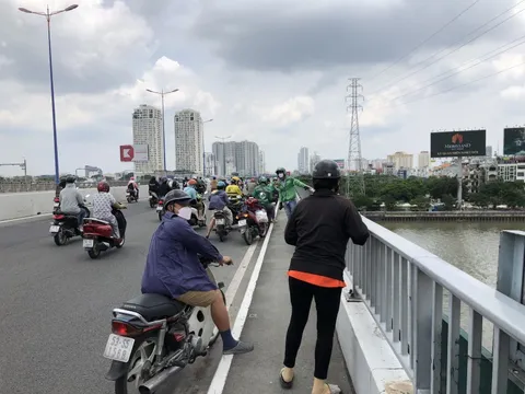 Diễn biến bất ngờ vụ nhảy cầu Sài Gòn trưa 21-9