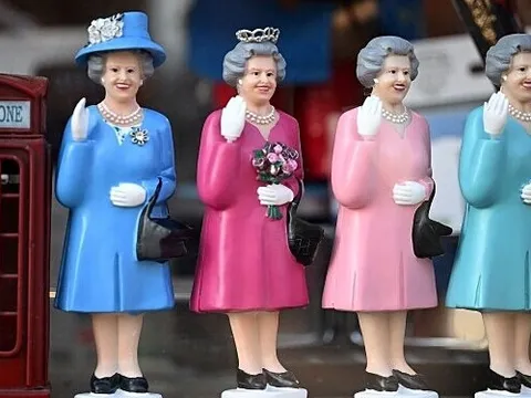 Hoàng gia Anh sẽ quyết định ra sao với những thương hiệu từng phục vụ Nữ hoàng Elizabeth II?