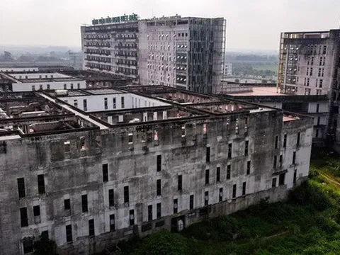 'Cấp cứu' bệnh viện ngàn tỉ 'đắp chiếu'