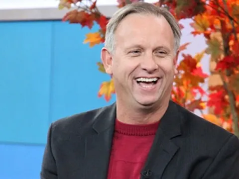 Dành 25 năm nghiên cứu, triệu phú tự thân phát hiện 10 suy nghĩ khiến bạn không thể thoát nghèo