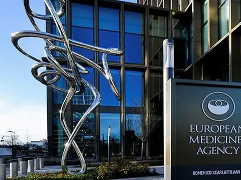 Cơ quan y tế EU bất ngờ tuyên bố ngược với Tổng thống Joe Biden về COVID-19