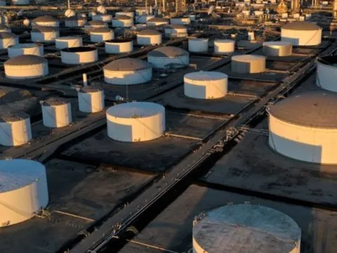 Thu 1.300 tỷ USD trong 4 năm tới từ dầu mỏ nhưng rất có thể đây có thể là cơ hội làm giàu cuối cùng của các quốc gia vùng Vịnh