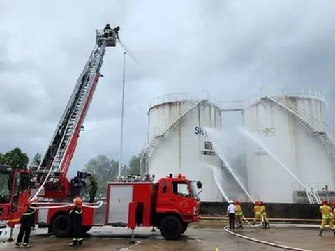 Xử lý tình huống cháy nổ kho nhiên liệu hàng không Việt Nam ở Phú Quốc