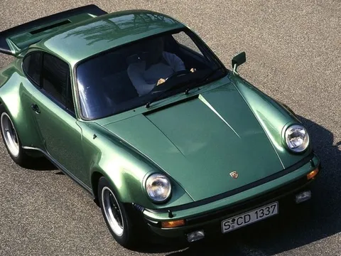 Những mẫu xe quá dũng mãnh đến mức thành 'hung thần đường phố'