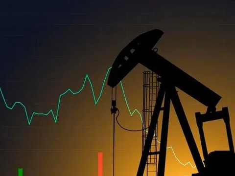 Giá dầu giảm xuống mức thấp nhất 8 tháng