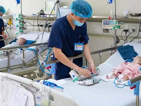 Bệnh nhi mắc Adenovirus tăng đột biến, Bộ Y tế họp khẩn