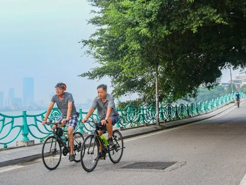 Những con đường lý tưởng dành cho hội mê đạp xe ở Hà Nội khi tiết trời sang thu