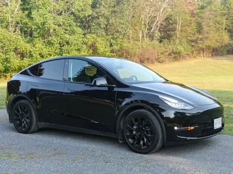 Tesla Model Y giá cao nhưng có 6 điểm bị báo Tây chê
