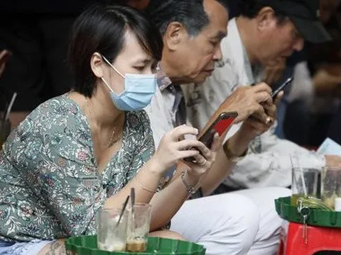 Người Việt Nam dành bao nhiêu tiếng mỗi ngày sử dụng Internet?