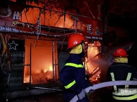 Hà Nội: Cháy quán cà phê ‘hát cho nhau nghe’, lửa lan sang nhiều nhà dân