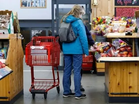 Hàng loạt ngân hàng theo chân Fed tăng lãi suất