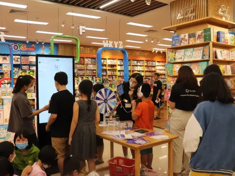 App ELSA Speak “lấn sân” bán offline tại nhiều cửa hàng