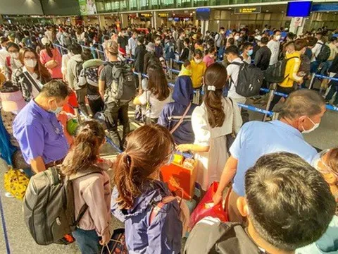 Quá tải sân bay níu chân hàng không