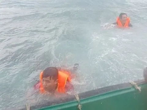 Tàu Trường Sa 12 hỗ trợ tàu cá tỉnh Bình Định bị mắc cạn trên biển