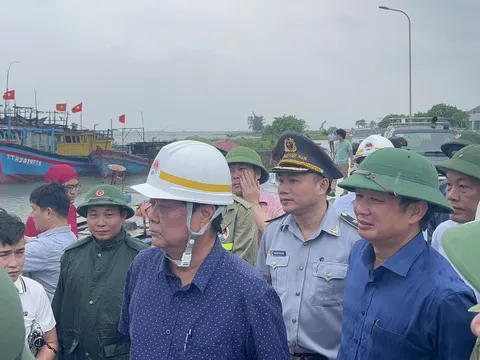 Bộ trưởng Lê Minh Hoan: Kiên quyết không cho ngư dân ở lại trên tàu cá