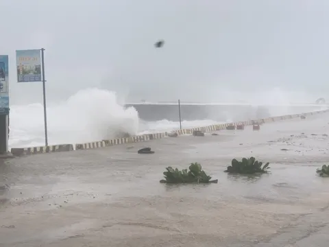 Bão áp sát miền Trung, Phó Thủ tướng Lê Văn Thành: Không nói chung chung!