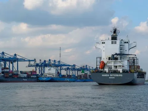 Điểm sáng kinh tế Việt Nam (*): Thích nghi với biến động